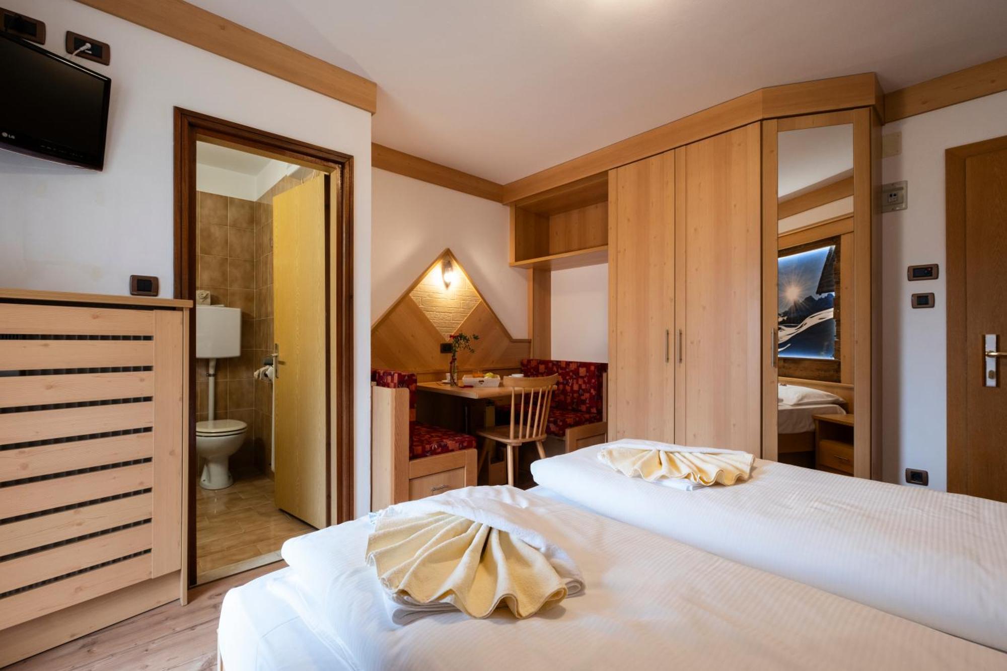 Berg Hotel Latemar Spitze Vigo di Fassa Exterior foto